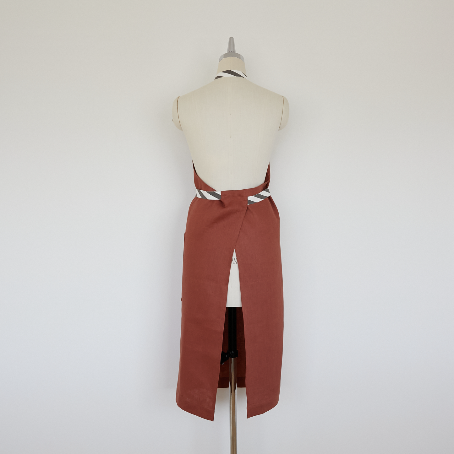 TAKIMAKI ORIGINAL ORGANIC APRON / BROWN