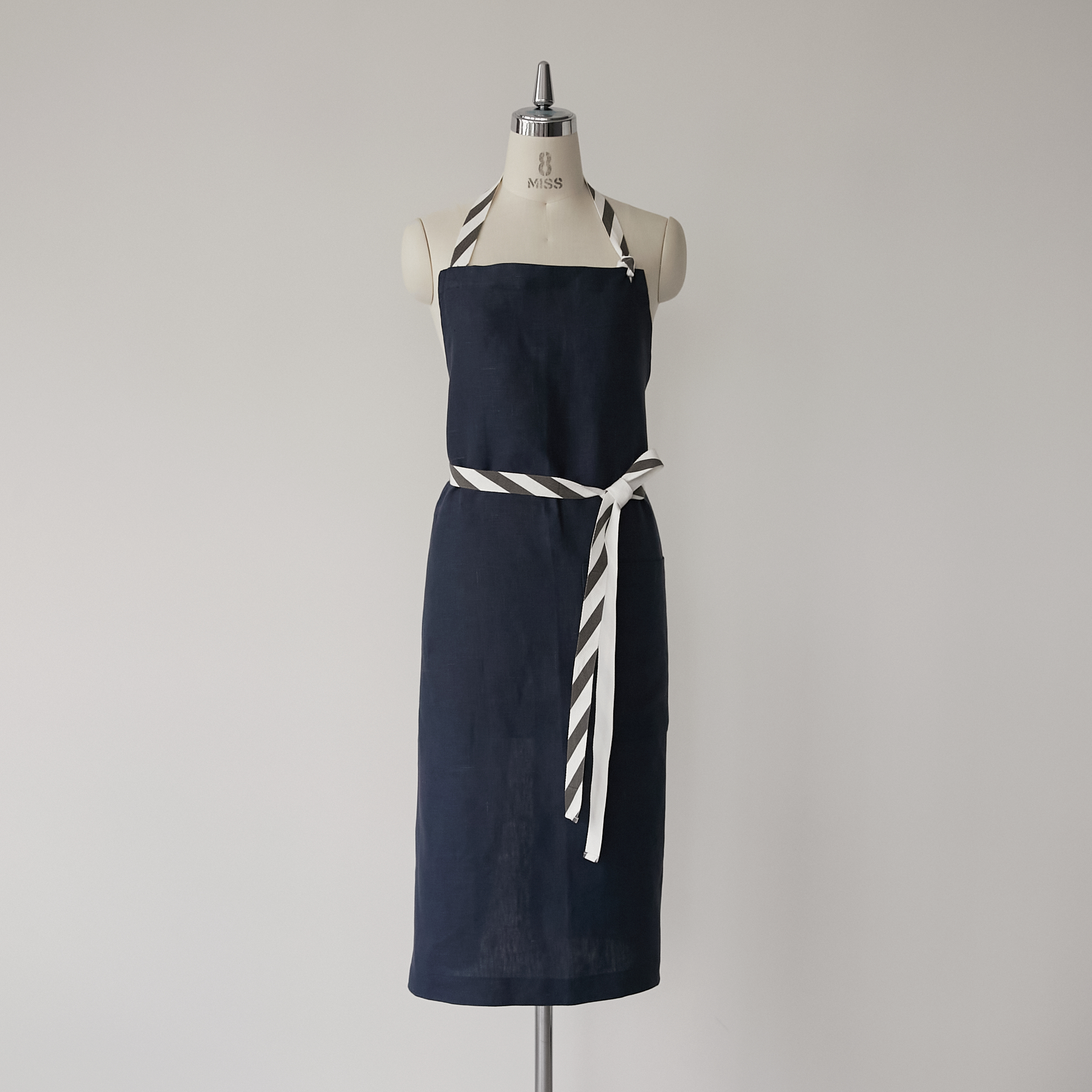 TAKIMAKI ORIGINAL ORGANIC APRON / NAVY – TKMK TAKIMAKI ORIGINAL ORGANIC APRON / NAVY – TKMK